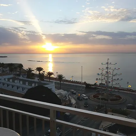 Sunny Апартаменти